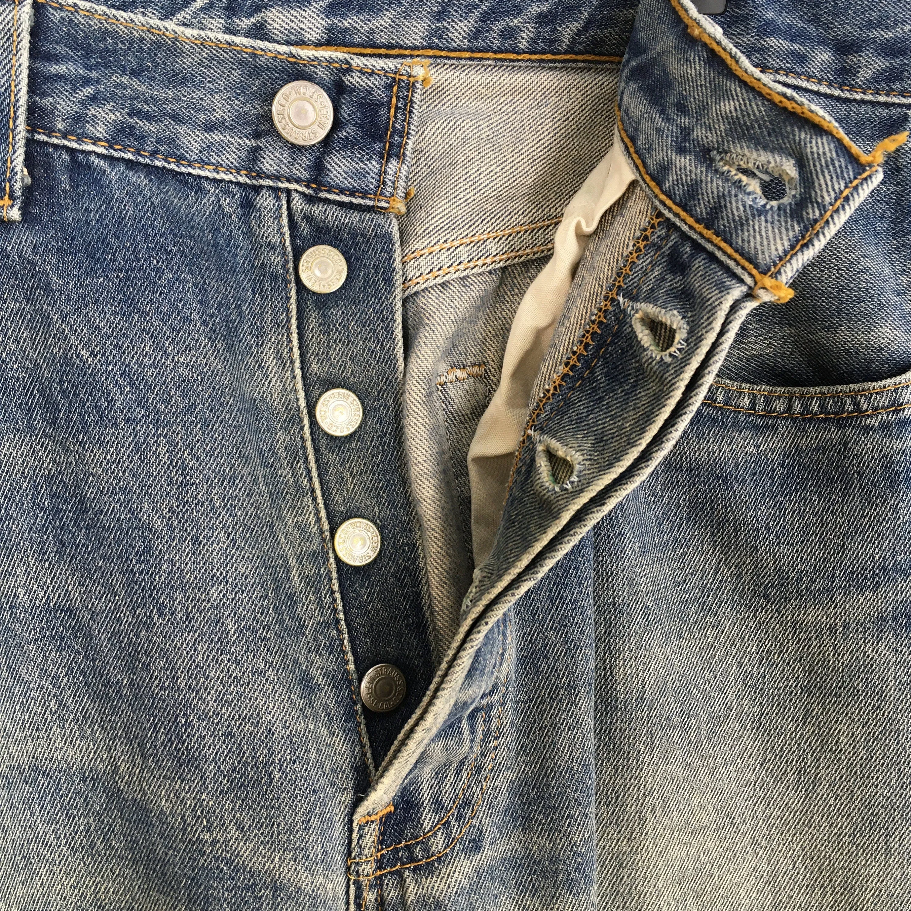 Levi's 501 Faded Distressed Jeans Size 31x29