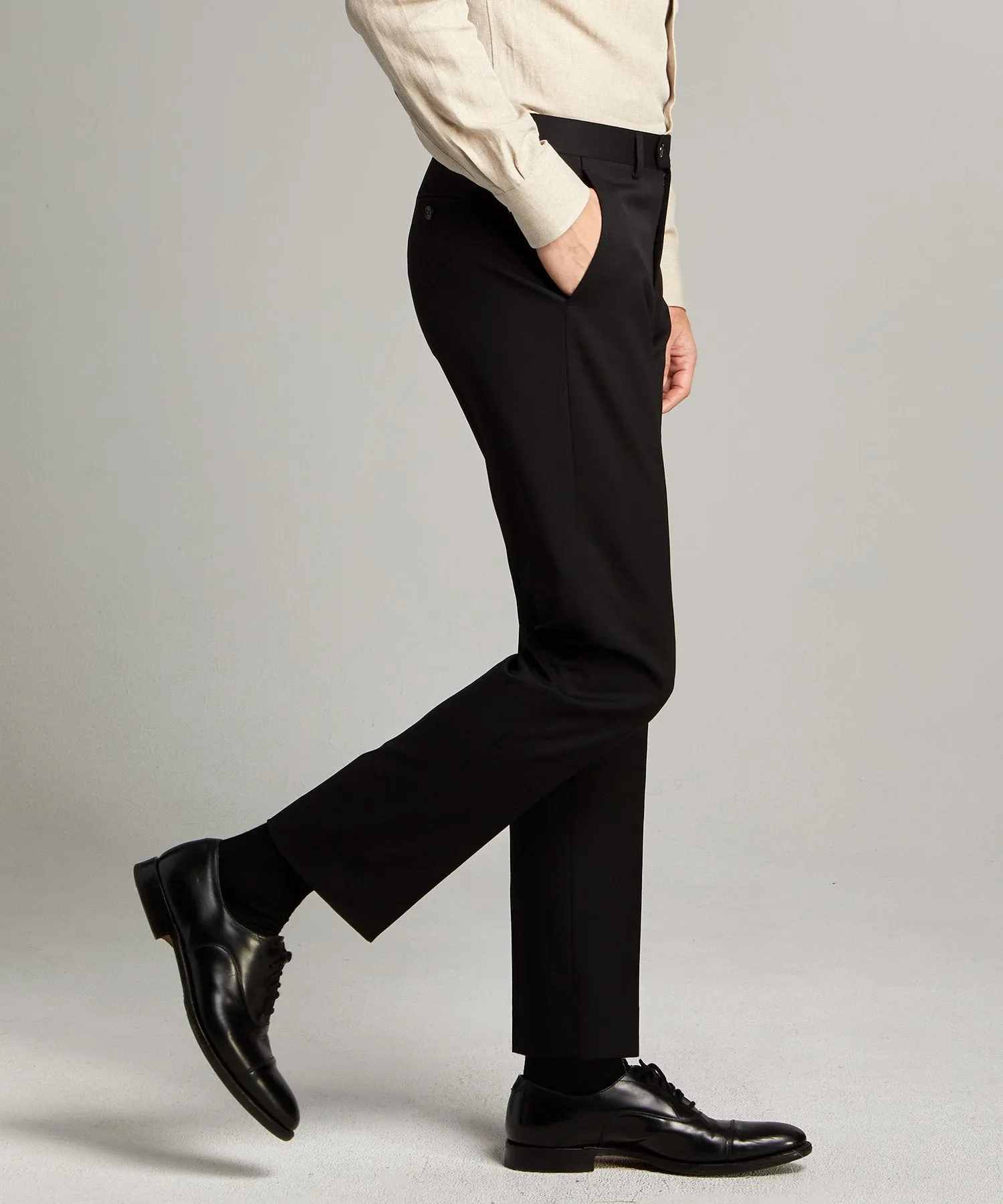 Sutton Stretch Tropical Wool Suit in Black